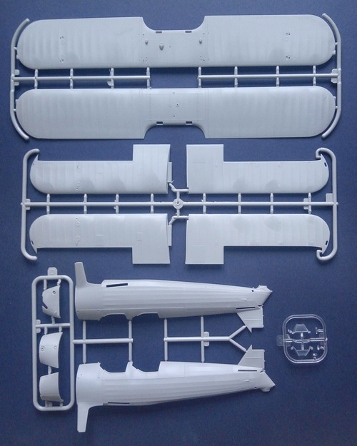 PT-13/N2S-2/N2S-5 Kaydet Stearman US Navy Trainer BiPlane 1/32 Roden