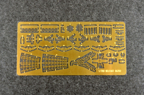 HMS Belfast British Light Cruiser 1959 1/700 Trumpeter