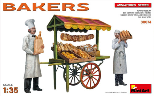 Bakers (2) w/Wooden Crates, Carts & Products 1/35 MiniArt