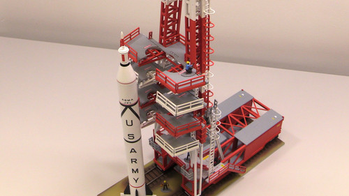 Jupiter C Rocket w/Gantry 1/110 Revell