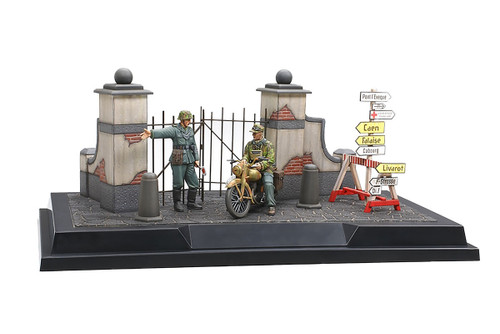 Scene Set #2 German Field Police 1944 Normandy 1/35 Tamiya