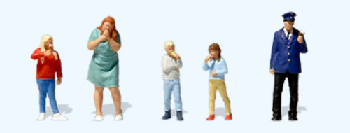 People Enjoying Ice Cream (5) HO Scale Preiser Models