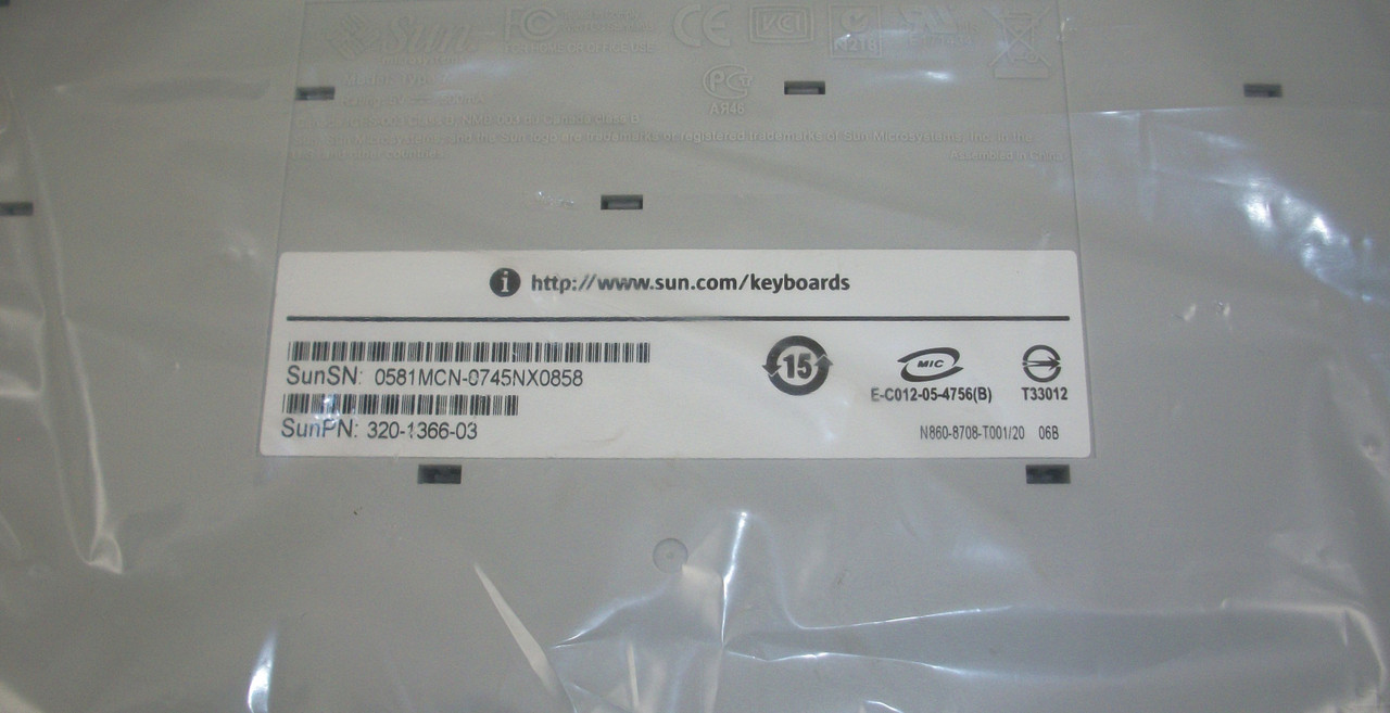 Sun 320-1366-03 Type 7 USB Keyboard