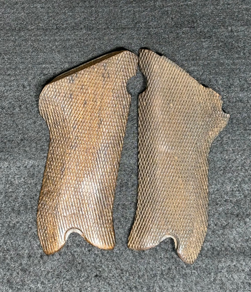 Very Good E/135 Accepted byf 42 Mauser unnumbered Luger P.08 Grips