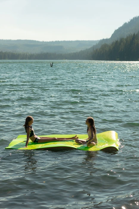 Rubber Dockie 9x5 ft Floating Water Mat