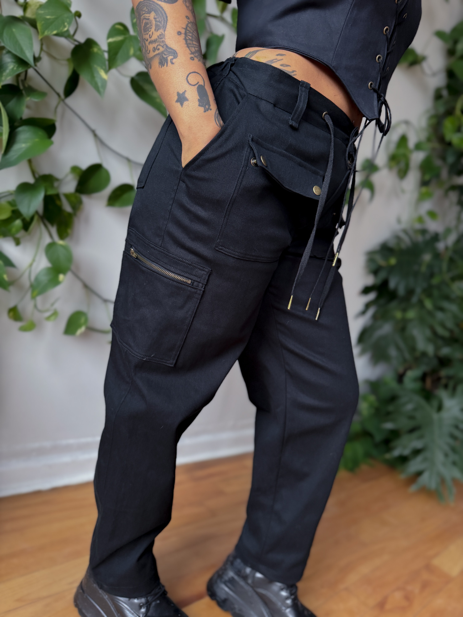 新品同様FOXEY NEW YORK Pants【Beatrix】38 Beatrix Pants - Divinoir