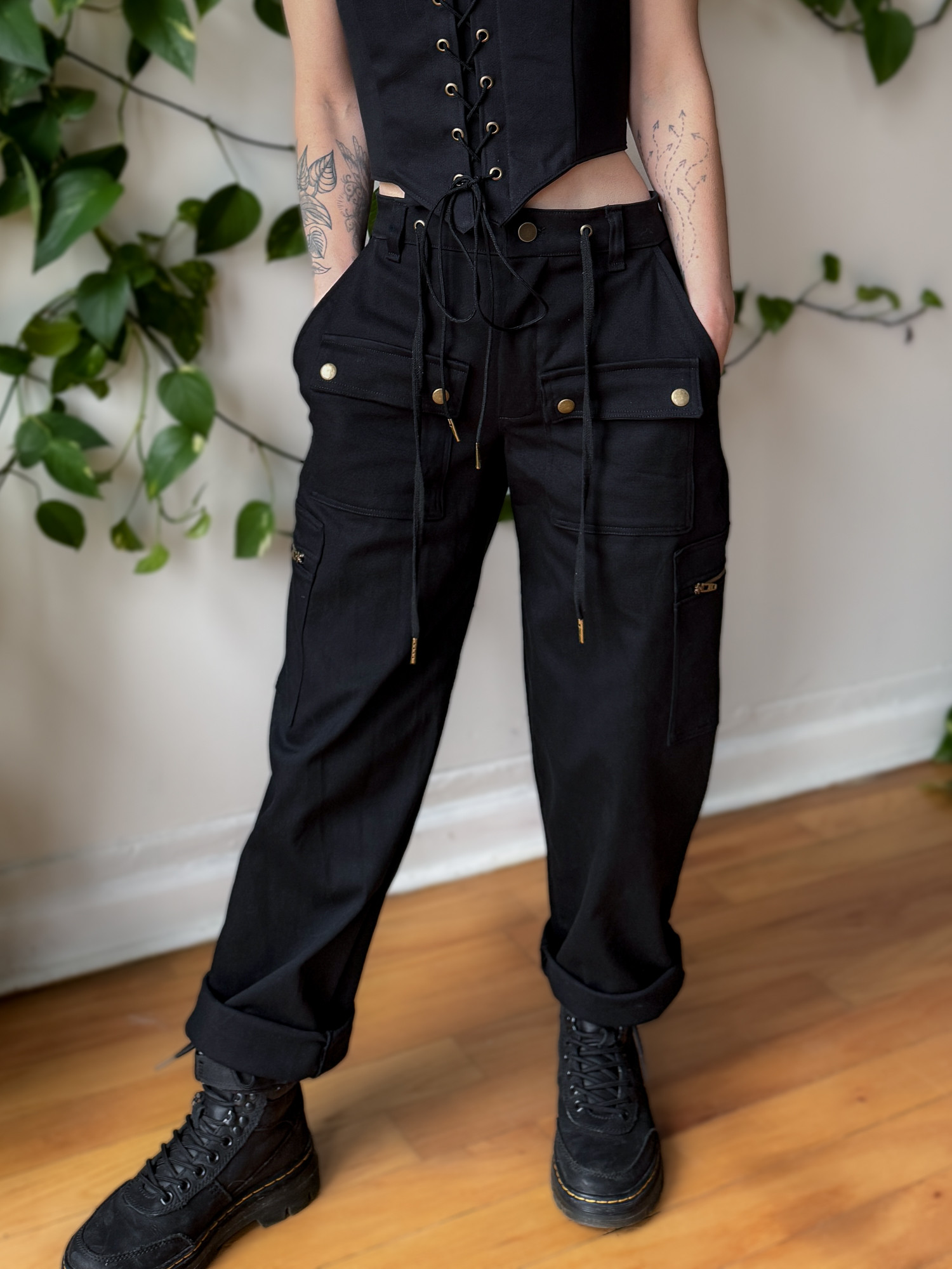新品同様FOXEY NEW YORK Pants【Beatrix】38 Beatrix Pants - Divinoir