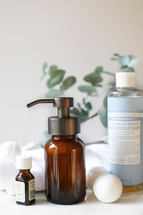 DIY FOAMING SHAVING CREAM