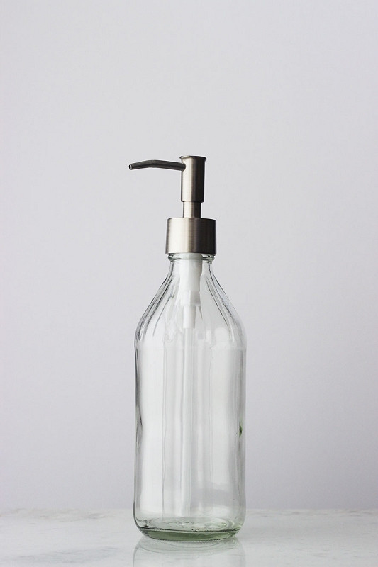 https://cdn11.bigcommerce.com/s-i17pk3h6/products/137/images/624/soap-dispenser-glass-soap-dispenser-real-metal-pump-stainless-rustic-rail19-888__57898.1644345186.800.800.jpg?c=2