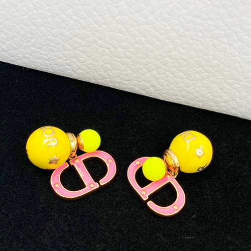 CD658 Dangle Earrings