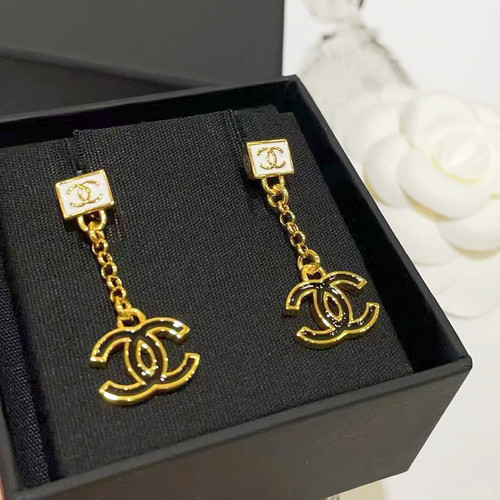 CC20 Drop Earrings