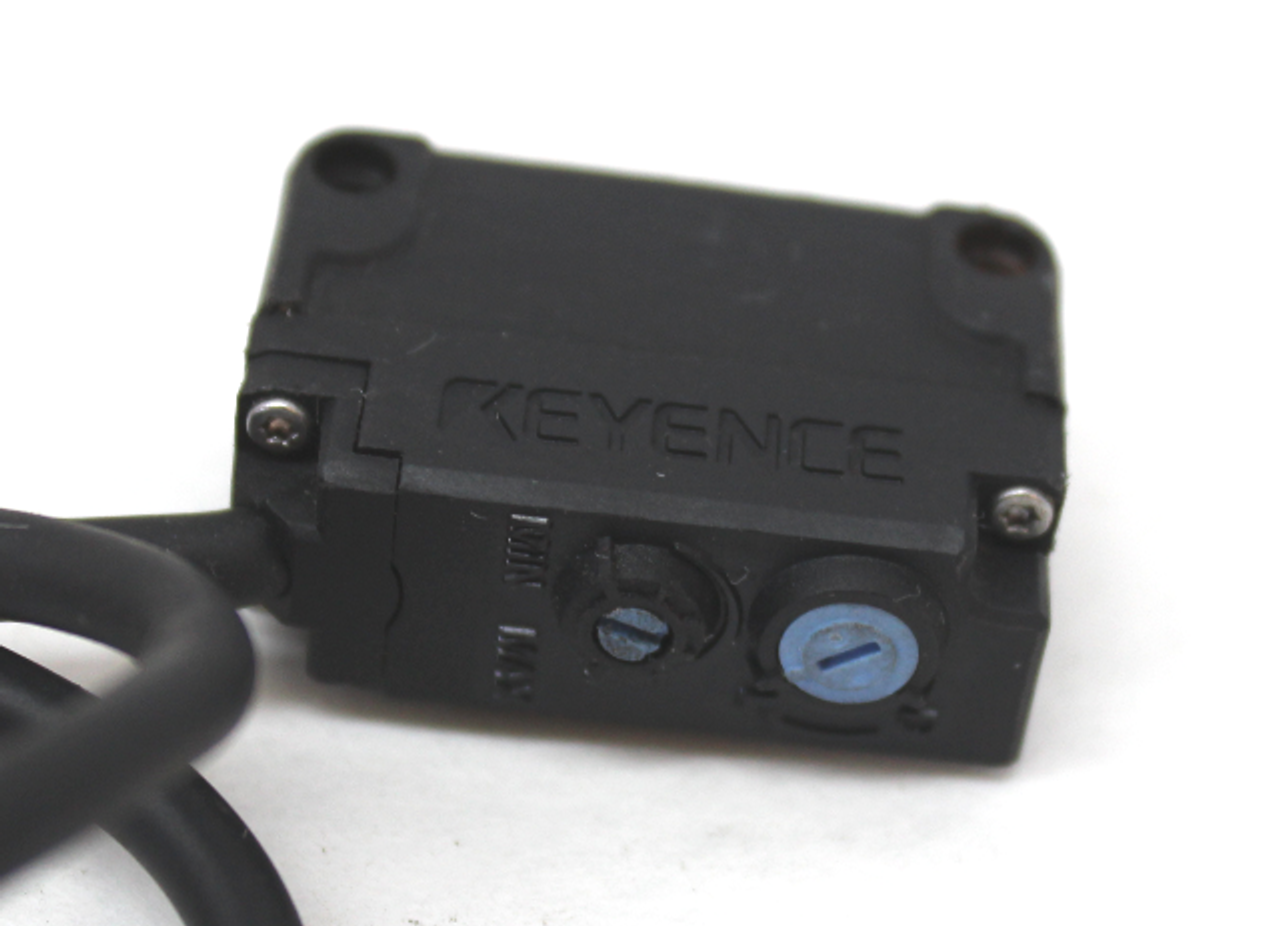 Keyence PZ-G42EN Square Reflective M12 Connector Type, NPN