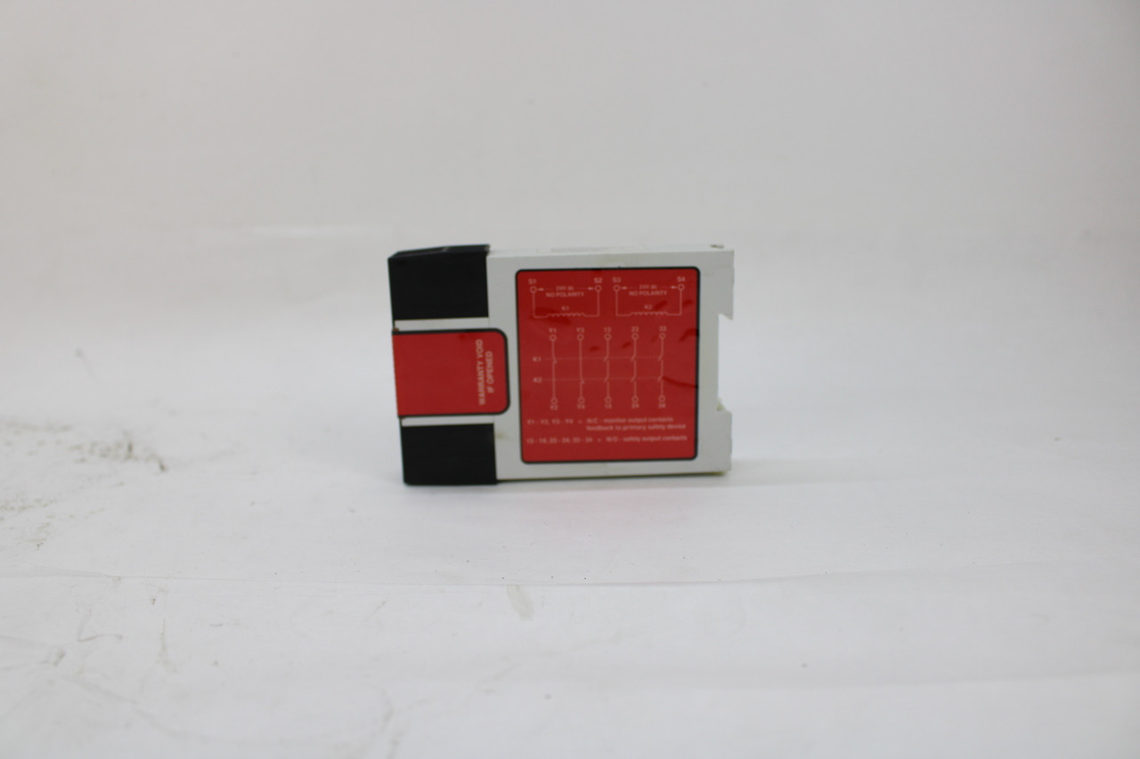 Banner Engineering IM-T-9A Safety Relay Module, 24Vdc, 6A