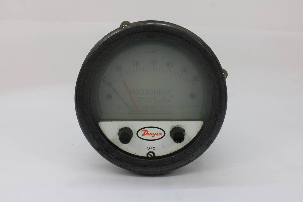 Dwyer 3000-60Pa Photohelic Pressure Switch/Gage 170kPa