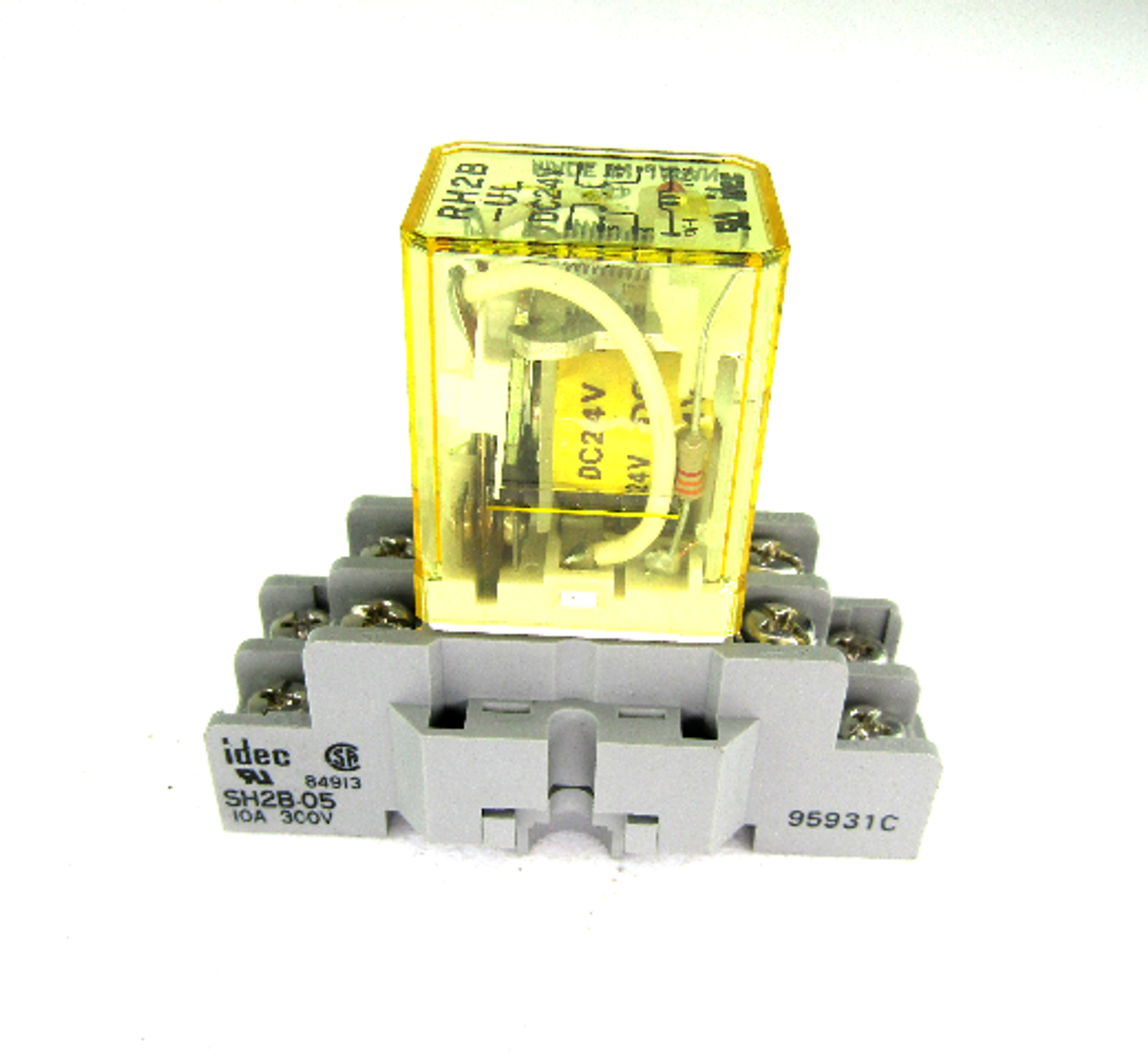 Idec SH2B-05 Relay Socket w/ RH2B-UL Power Relay, 24VDC, 300V