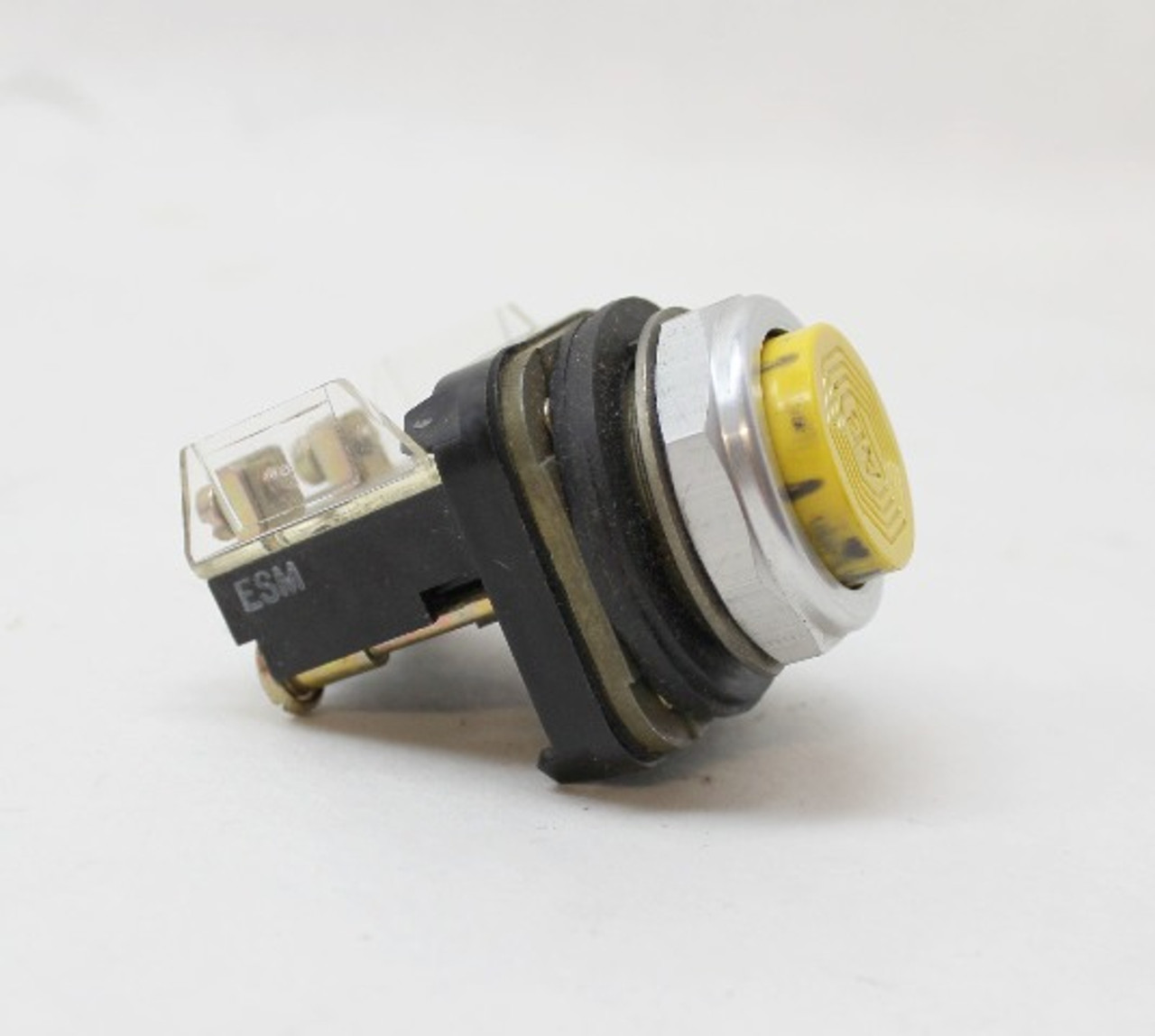 Allen Bradley 800T-B Flush Yellow Pushbutton, Momentary Series T