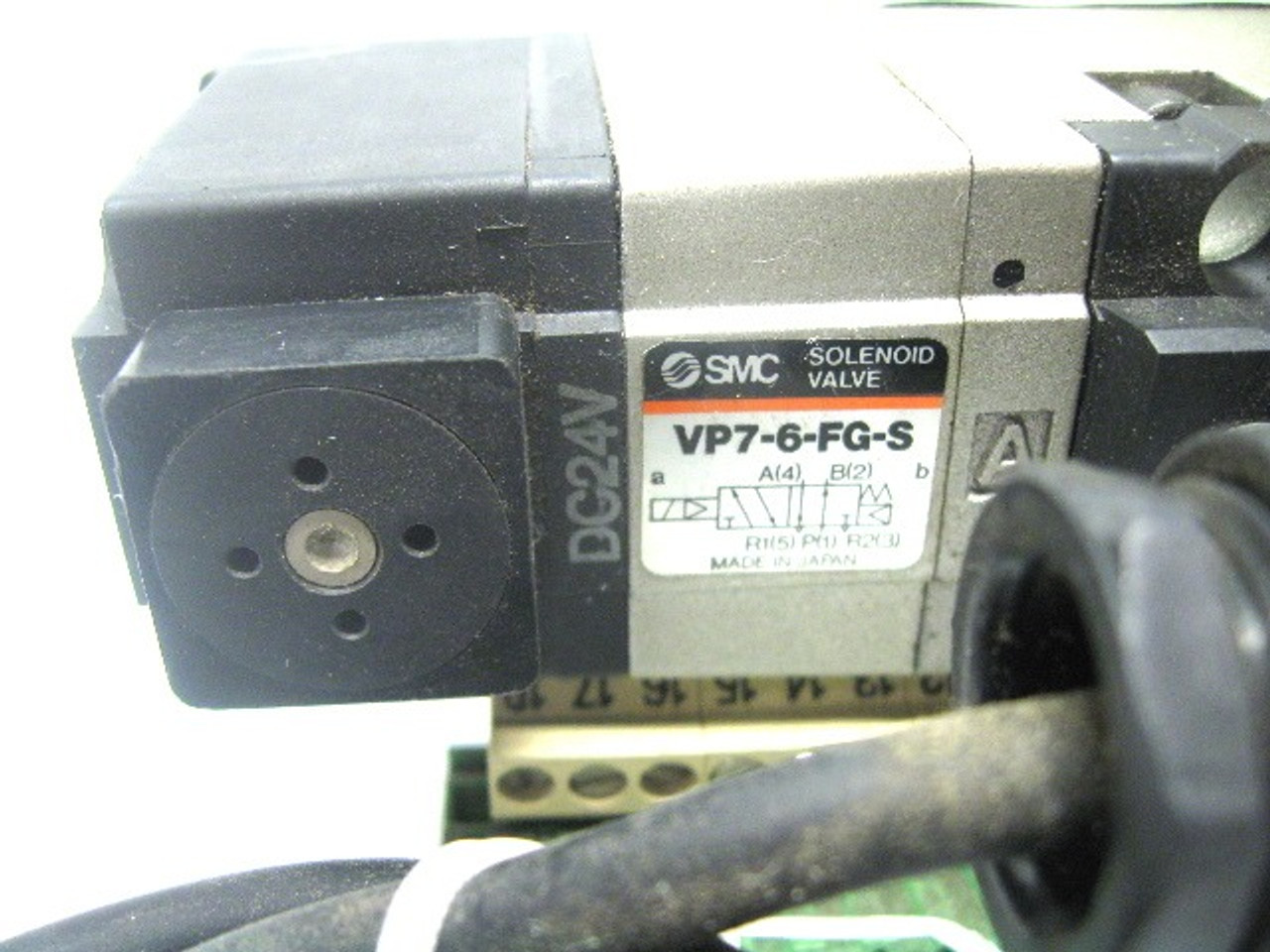 Smc VP7-6-FG-S Solenoid Valve 24 Vdc, 5 Port