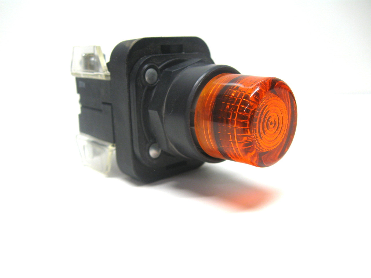 Allen Bradley 800H-QRB24A Momentary Amber Illuminated Pushbutton 24 Vac/Vdc