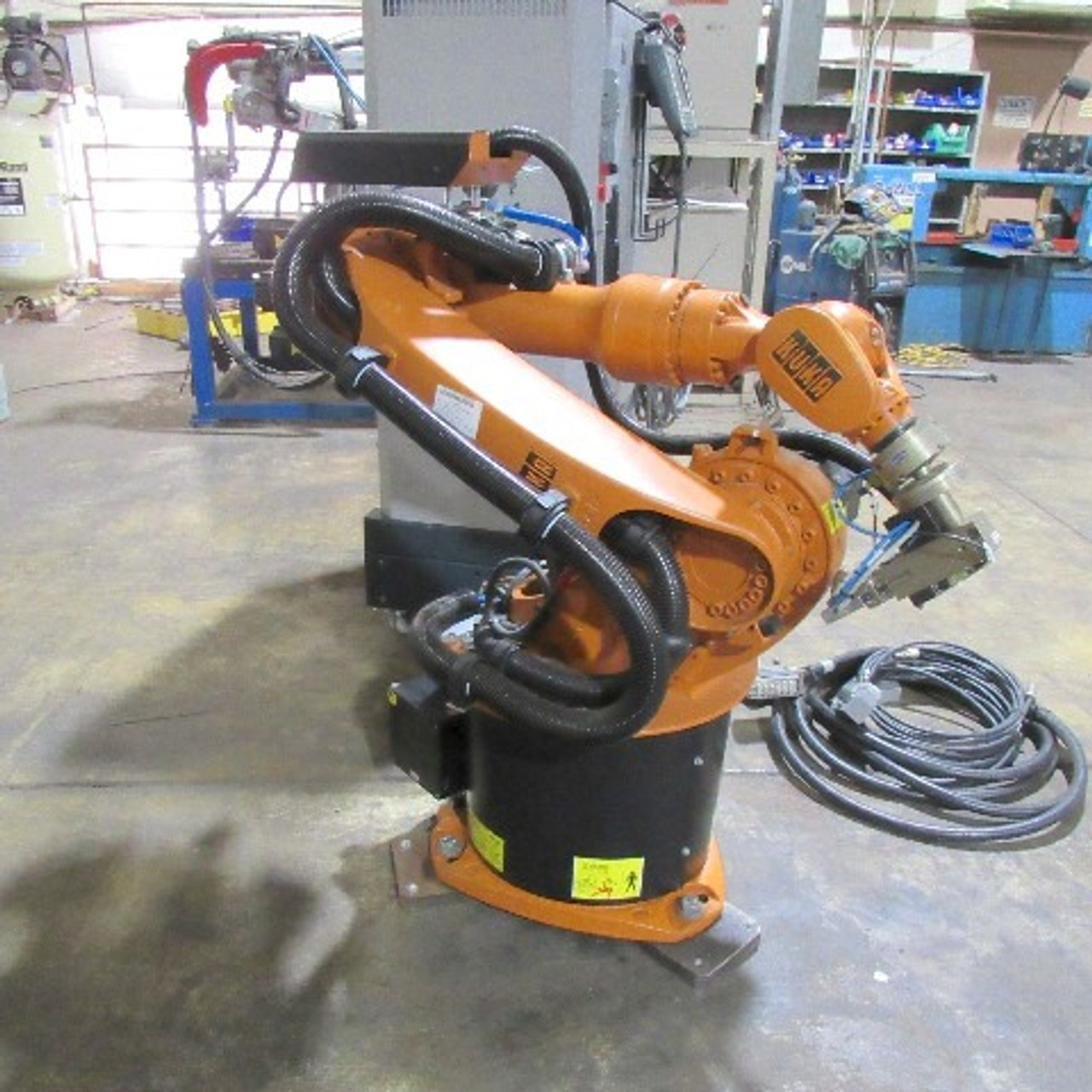 Kuka KR-16 Robot with KRC2 Control Cabinet, Teach Pendant, & Cables 20 Hours