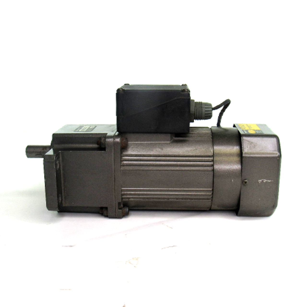 Panasonic M9MC60GBK4W1 Servo Motor, 4P, 60W, 3-Phase, 220V, 50Hz, 0.46A, 1375 RPM w/ M9GC50B Gear Head