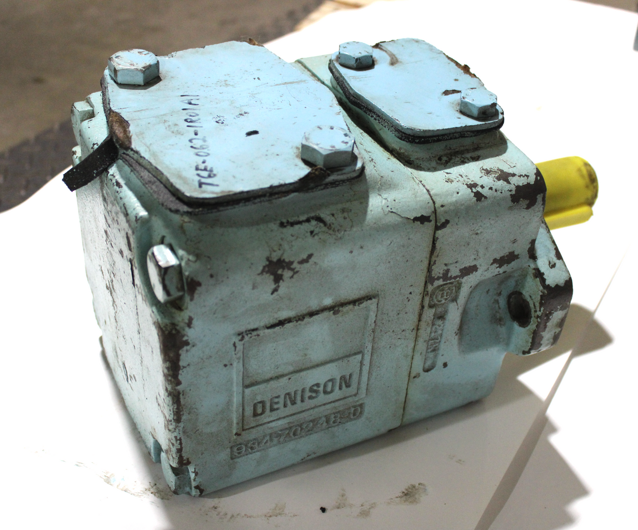 Denison Hydraulics T6E0621R01B1 Single Vane Pump