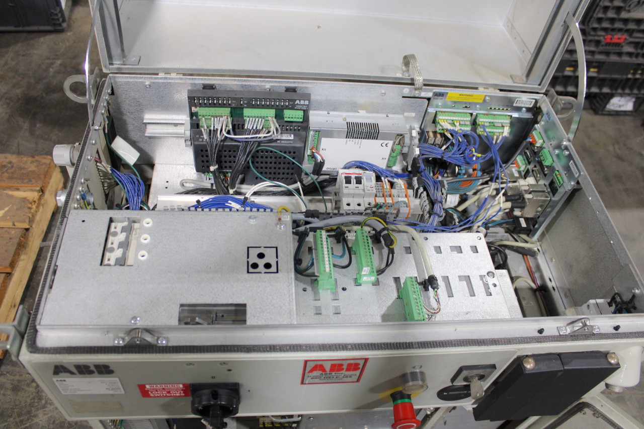 ABB IRB 6400 /2.5m Robot 200Kg Payload, S4C+ M2000 Control System Teach Pendant