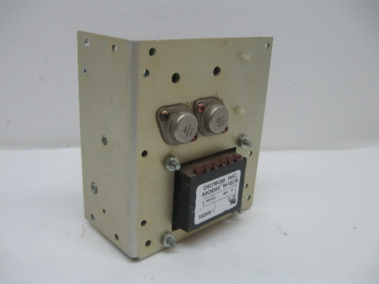 Deltron W101B Power Supply 100-240VAC 5 VDC 6 Amp MX5061