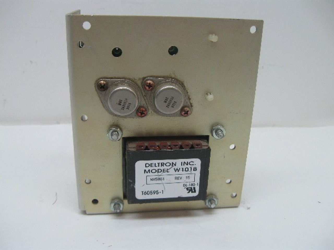 Deltron W101B Power Supply 100-240VAC 5 VDC 6 Amp MX5061