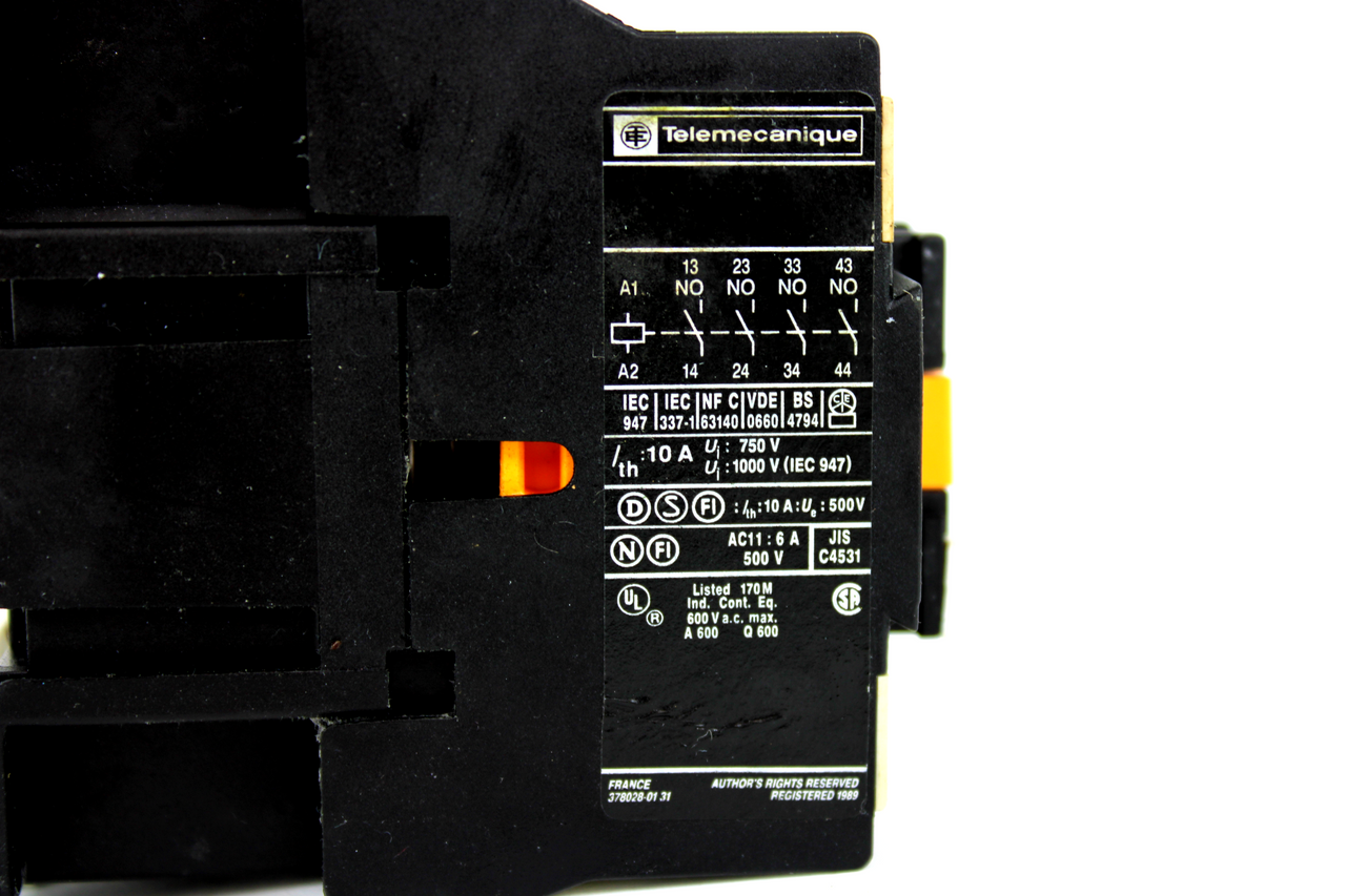 Telemecanique CA2DN40F7 Control Relay, 10 Amp