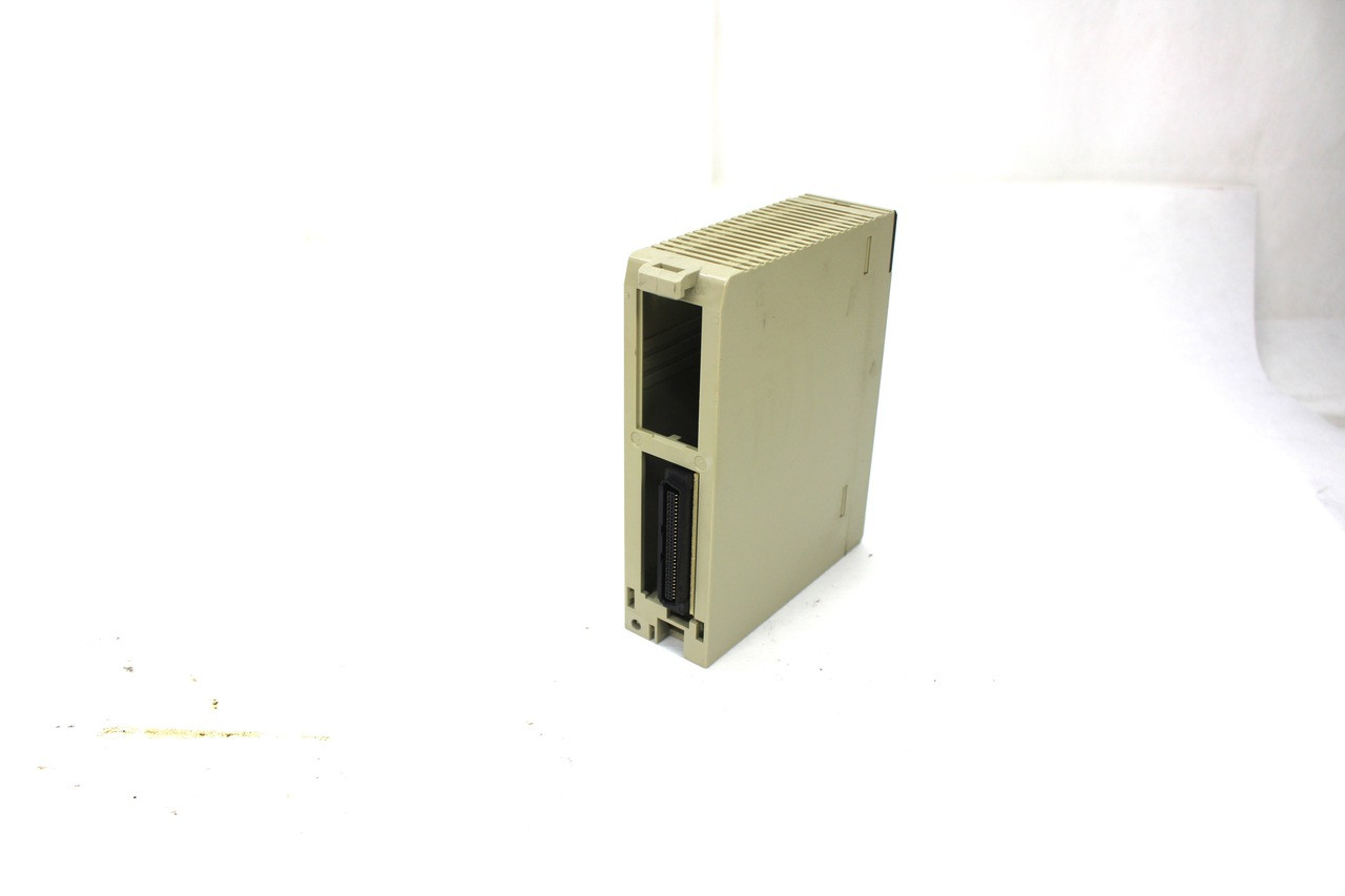 Omron CS1W-OD231 Output Unit