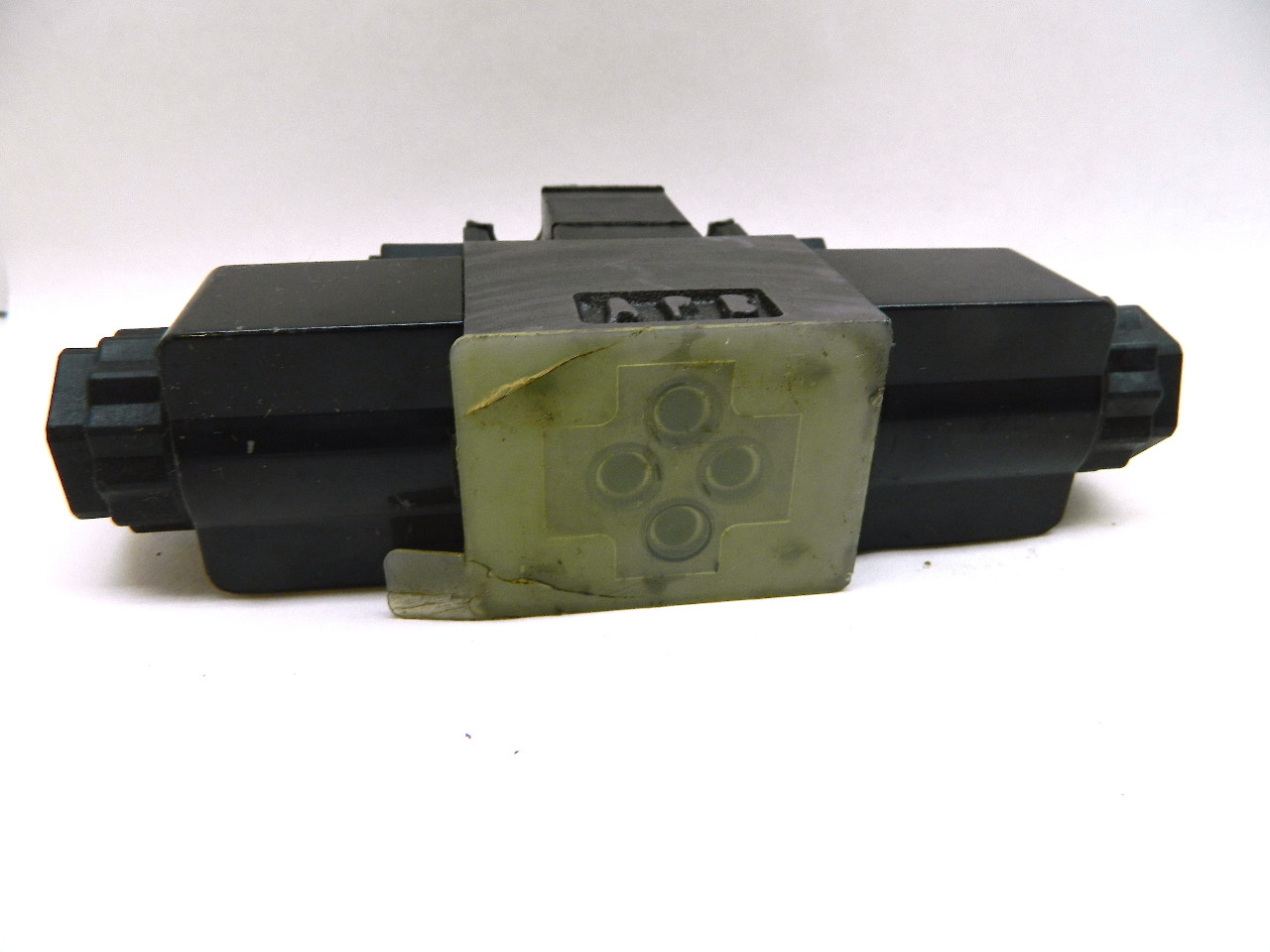 Daikin KSO-G02-66CB-30 Solenoid Operated Hydraulic Valve 200Vac Spring Center