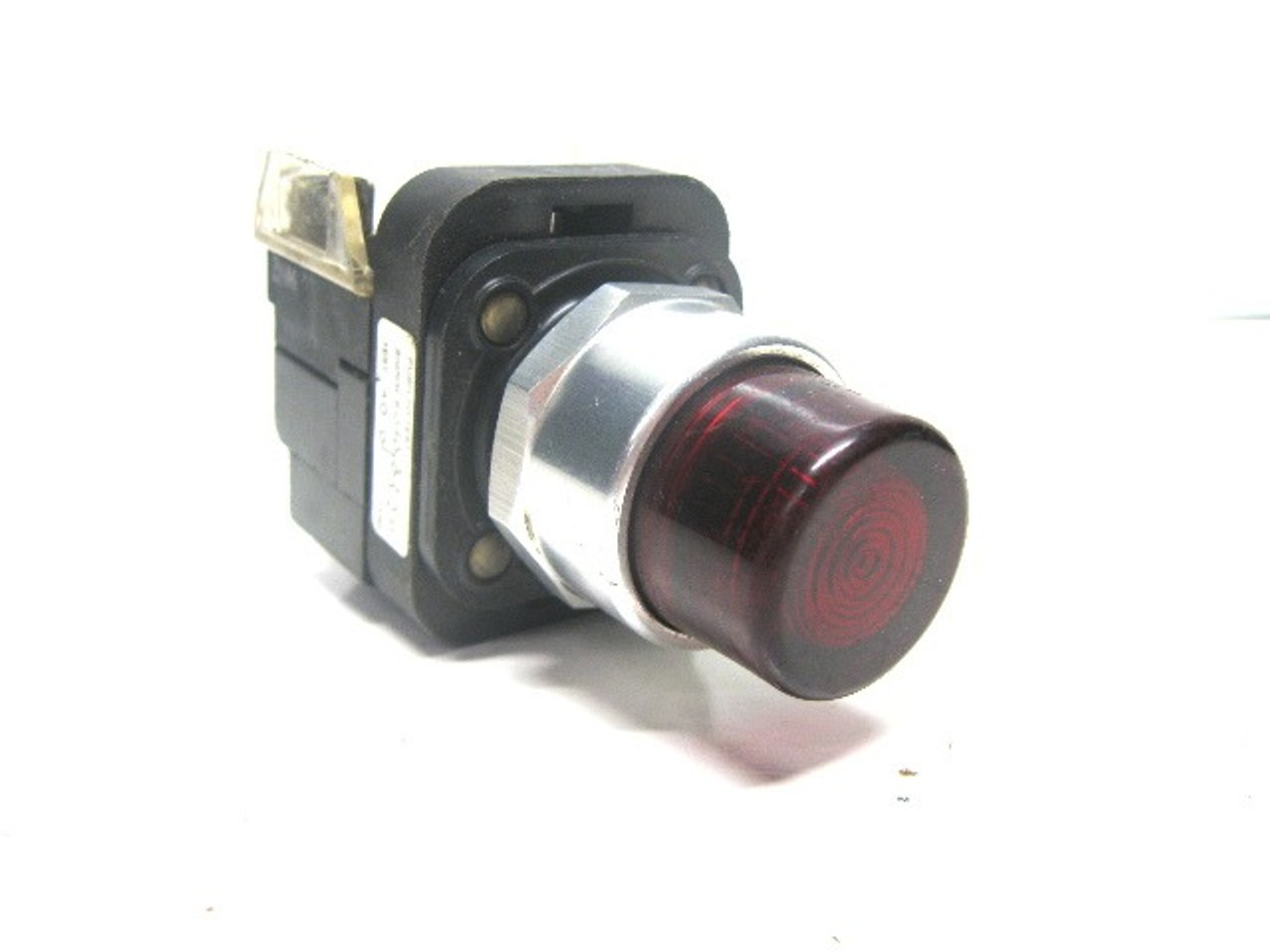 Allen Bradley 800T-PRT16 Illuminated Red Momentary Pushbutton 120V