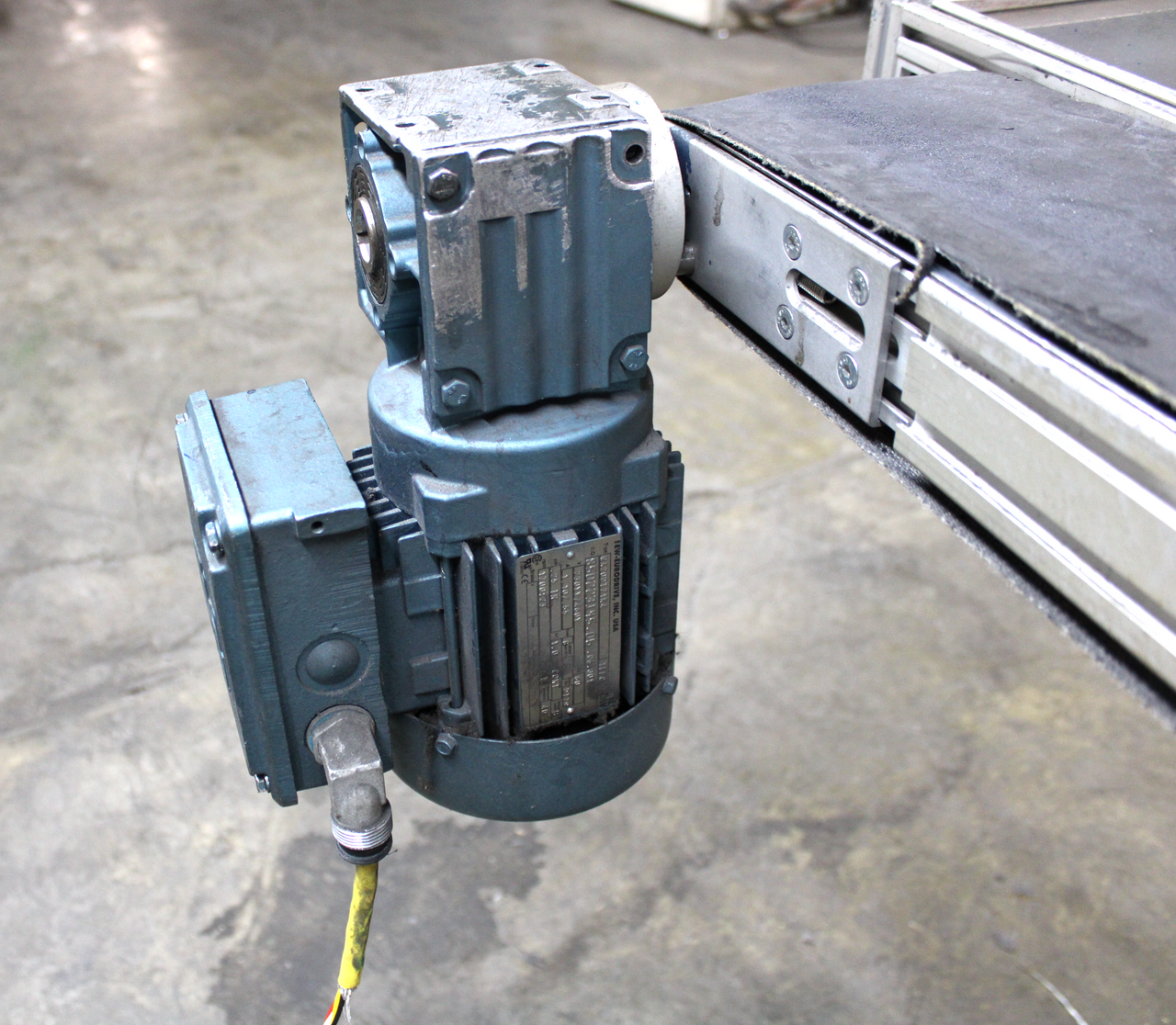 111.25" Long x 5.875" Wide Belts Double Belt Conveyor w/ 230/460V .25Hp Induction Motor