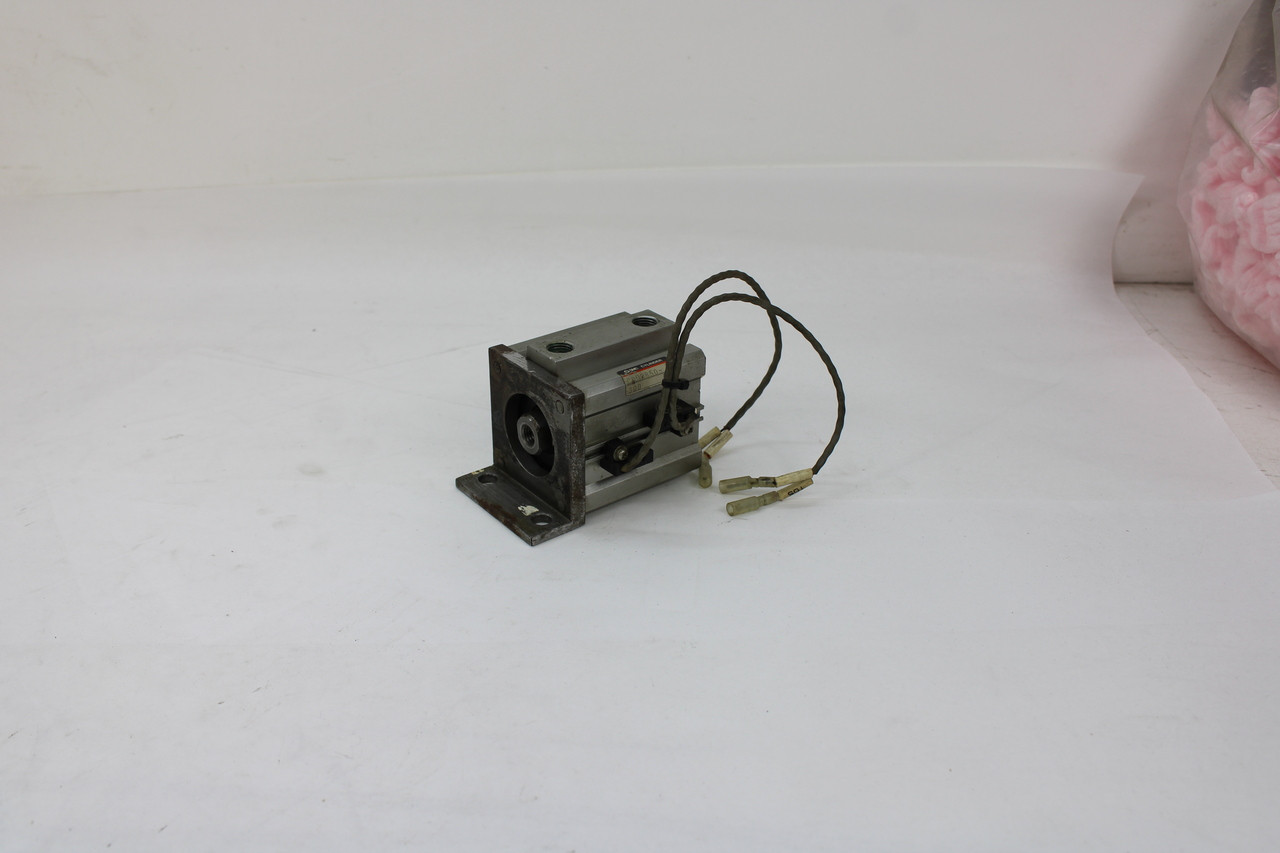 SMC CDQ2B50-30D Actuator 50 MM Bore, 30 MM Stroke