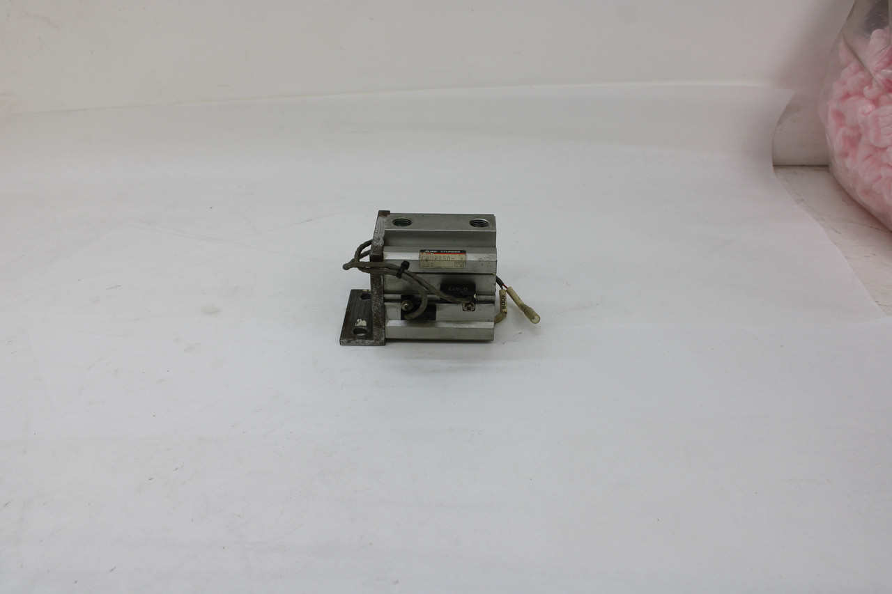 SMC CDQ2B50-30D Actuator 50 MM Bore, 30 MM Stroke