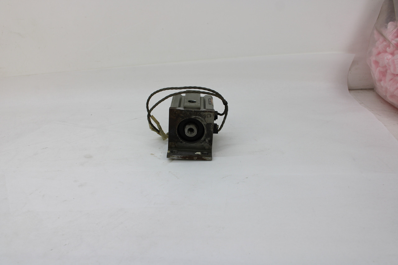 SMC CDQ2B50-30D Actuator 50 MM Bore, 30 MM Stroke