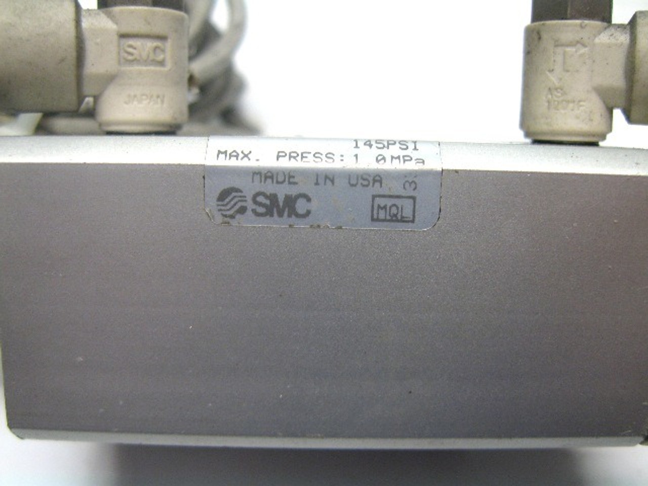 SMC CDQ2D16-30DCM Pneumatic Compact Cylinder 16 MM Bore, 30 MM Stroke