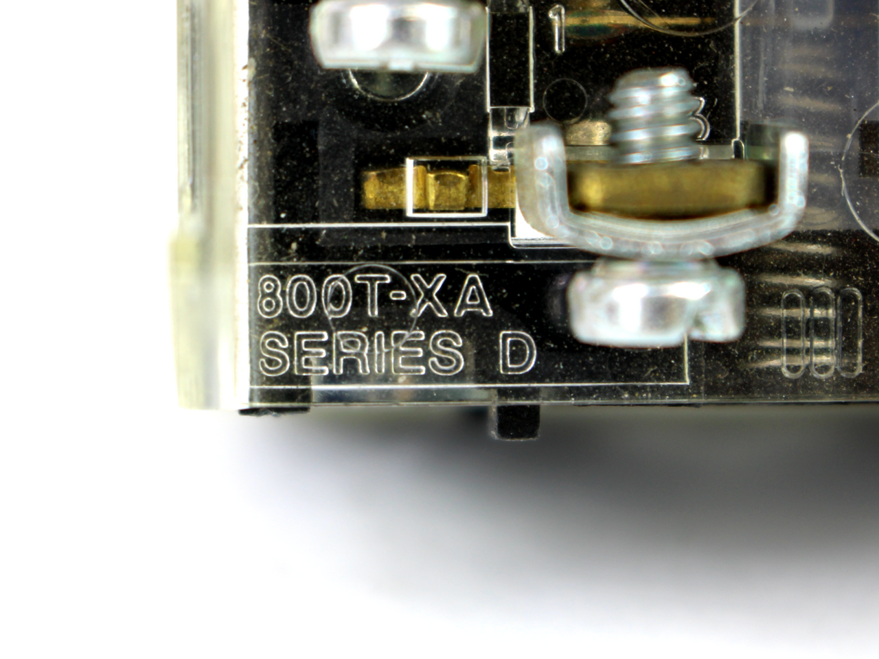 Allen Bradley 800T-QBH24W Ser. T Illuminated Push Button Switch, White, 24V AC/DC