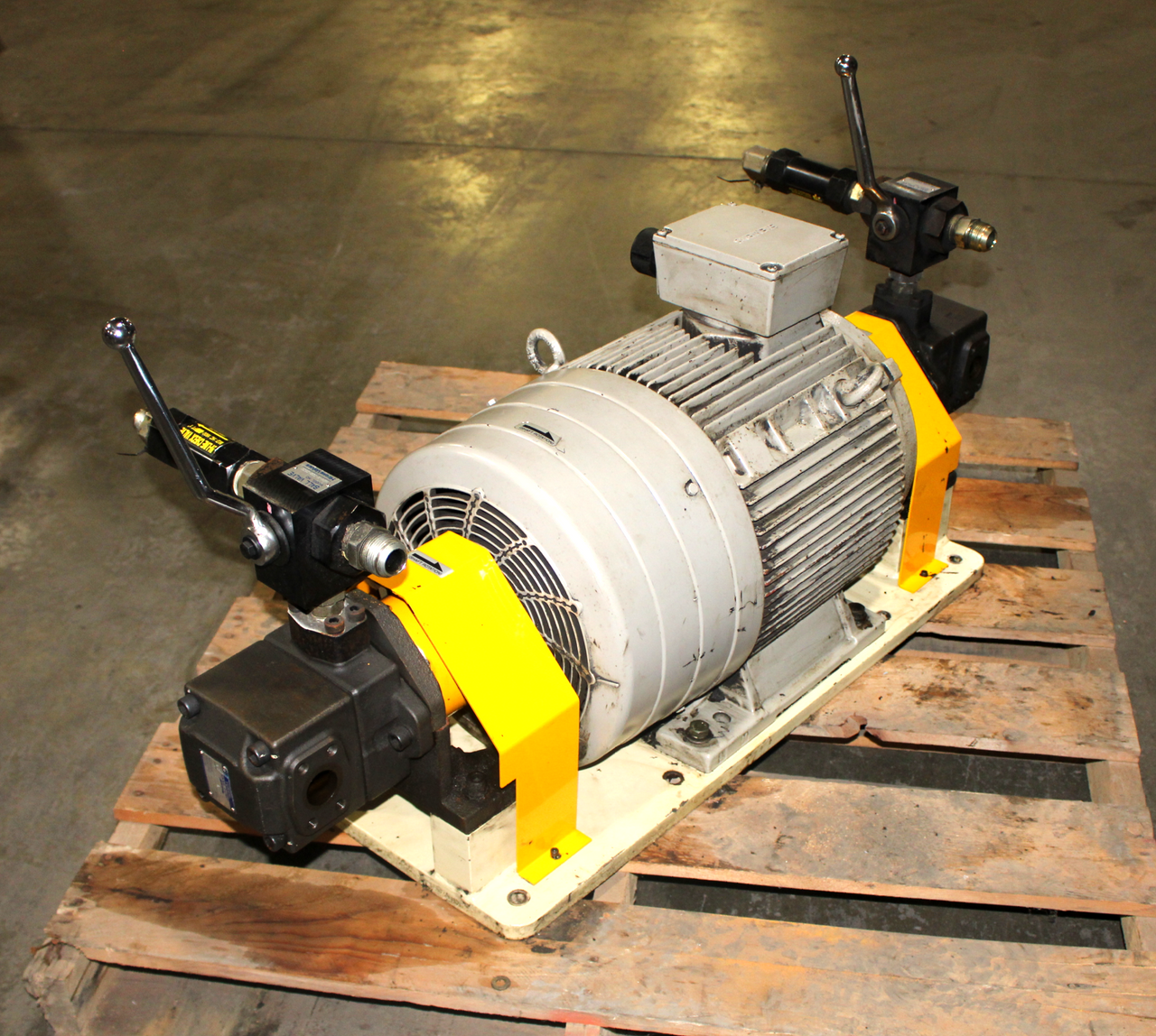 Siemens 1LG4183-4AA10 3-Phase Motor w/ Ball Valves, Check Valves and Vane Pumps