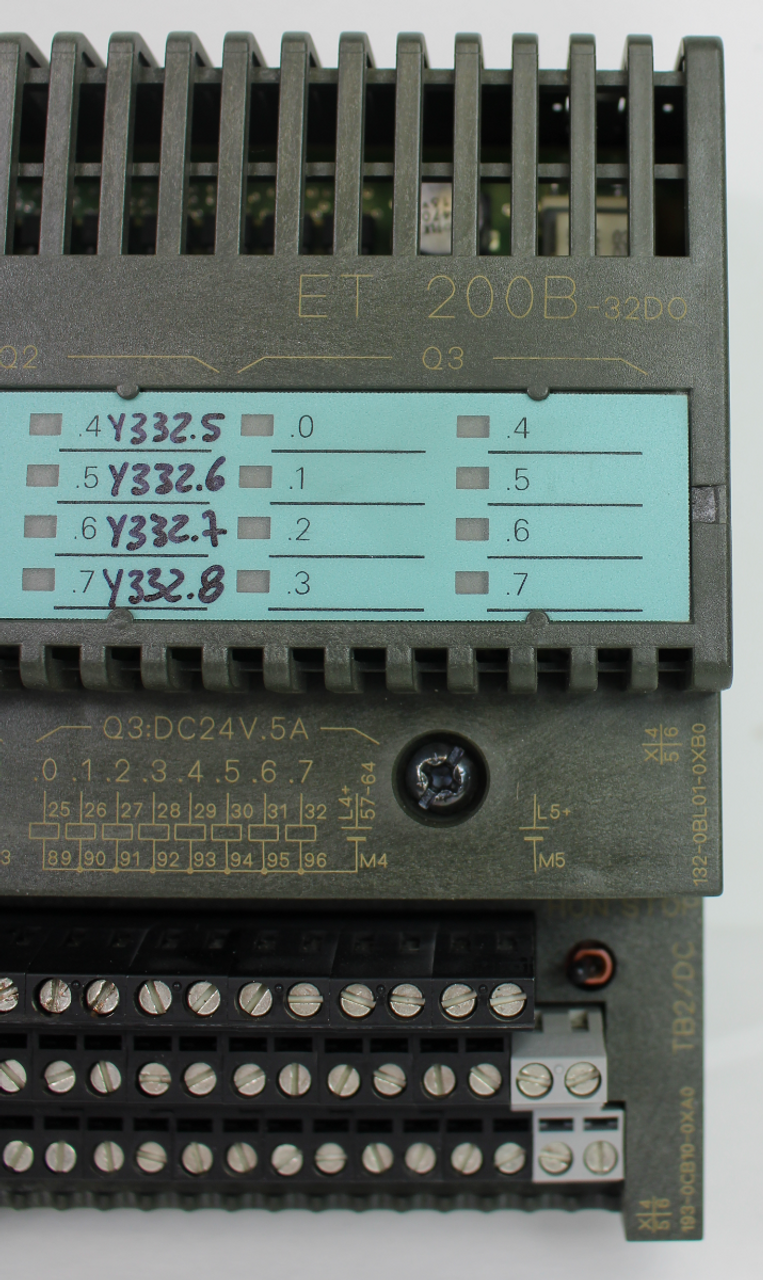 Siemens ET 200B-32D0 Digital Output Module w/ 193-0CB10-0XA0 Terminal Module