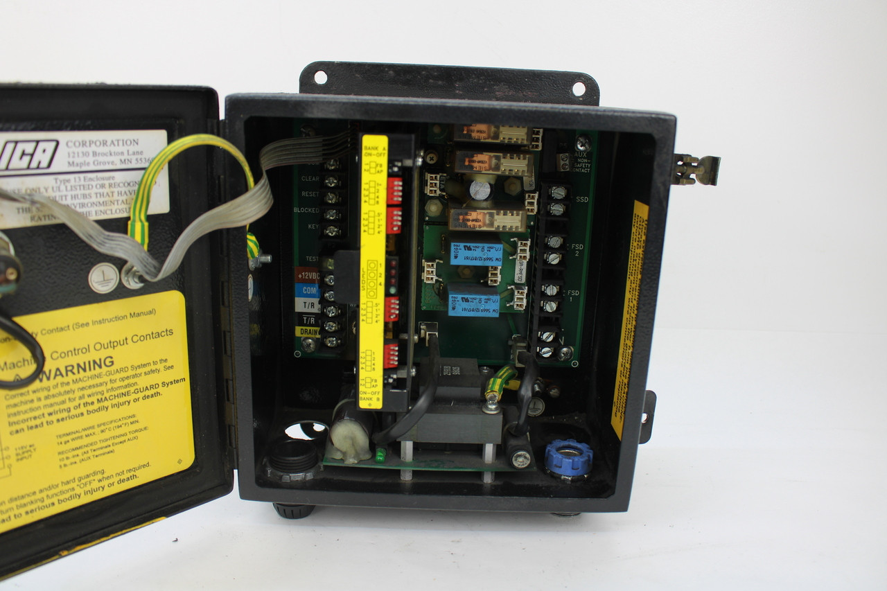 Banner MGCA-4A Machine Guard Control Box, 115V *** MISSING THE FRONT TAG ***