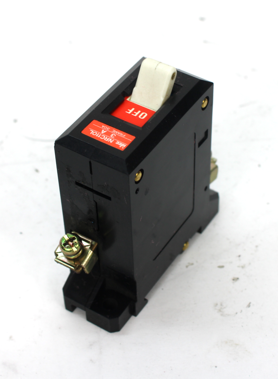 IDEC NRC110L Circuit Protector, 3 Amps