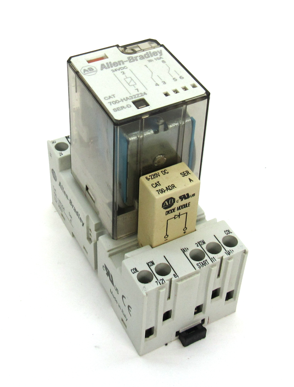 Allen Bradley 700-HA32Z24 Ser. D General Purpose Relay w/ 700-HN204 Relay Socket