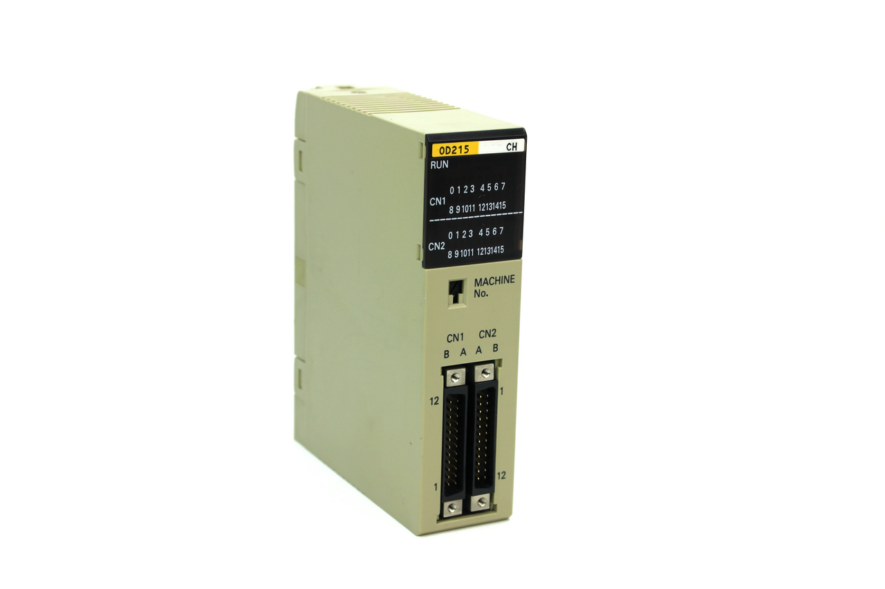 Omron C200H-OD215 Output Unit, 24V DC