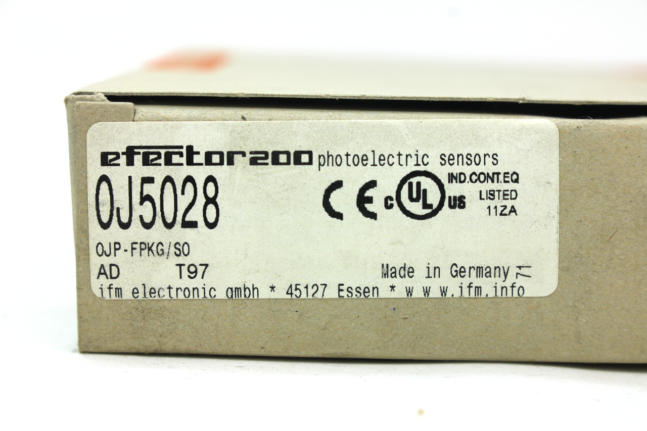 IFM OJ5028 Retro-Reflective Photoelectric Sensor, 10-30V DC, NEW