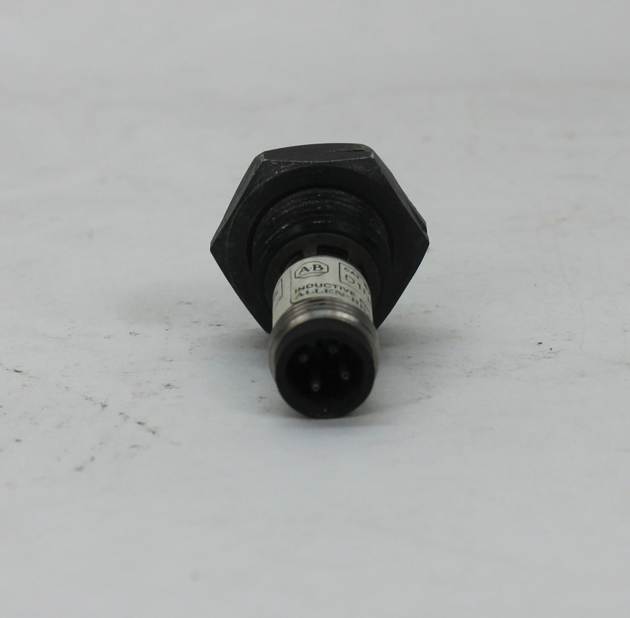 Allen Bradley D1NP8-D4 Inductive Proximity Sensor