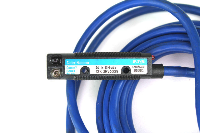 Cutler-Hammer 13100RS5339 Photoelectric Sensor, 24" Diffuse, 10~30V DC, 1 W