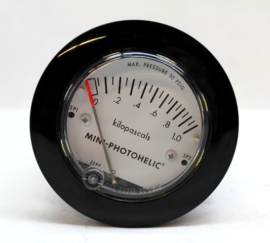 Dwyer Mini-Photohelic MP-1KPA-NPT Differential Pressure Switch/Gauge