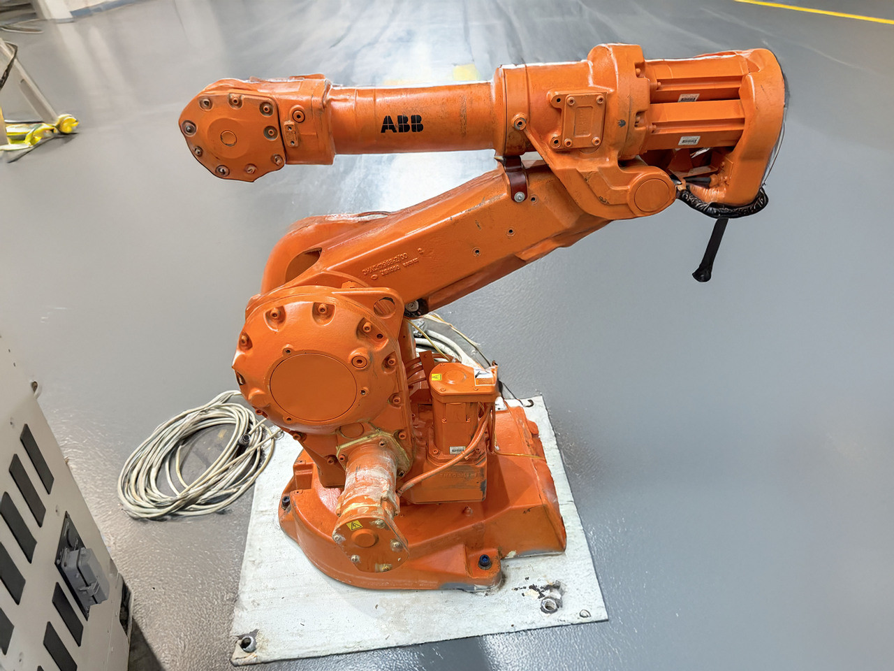 ABB IRB2400 Robot S4C+ M2000 Control System Teach Pendant