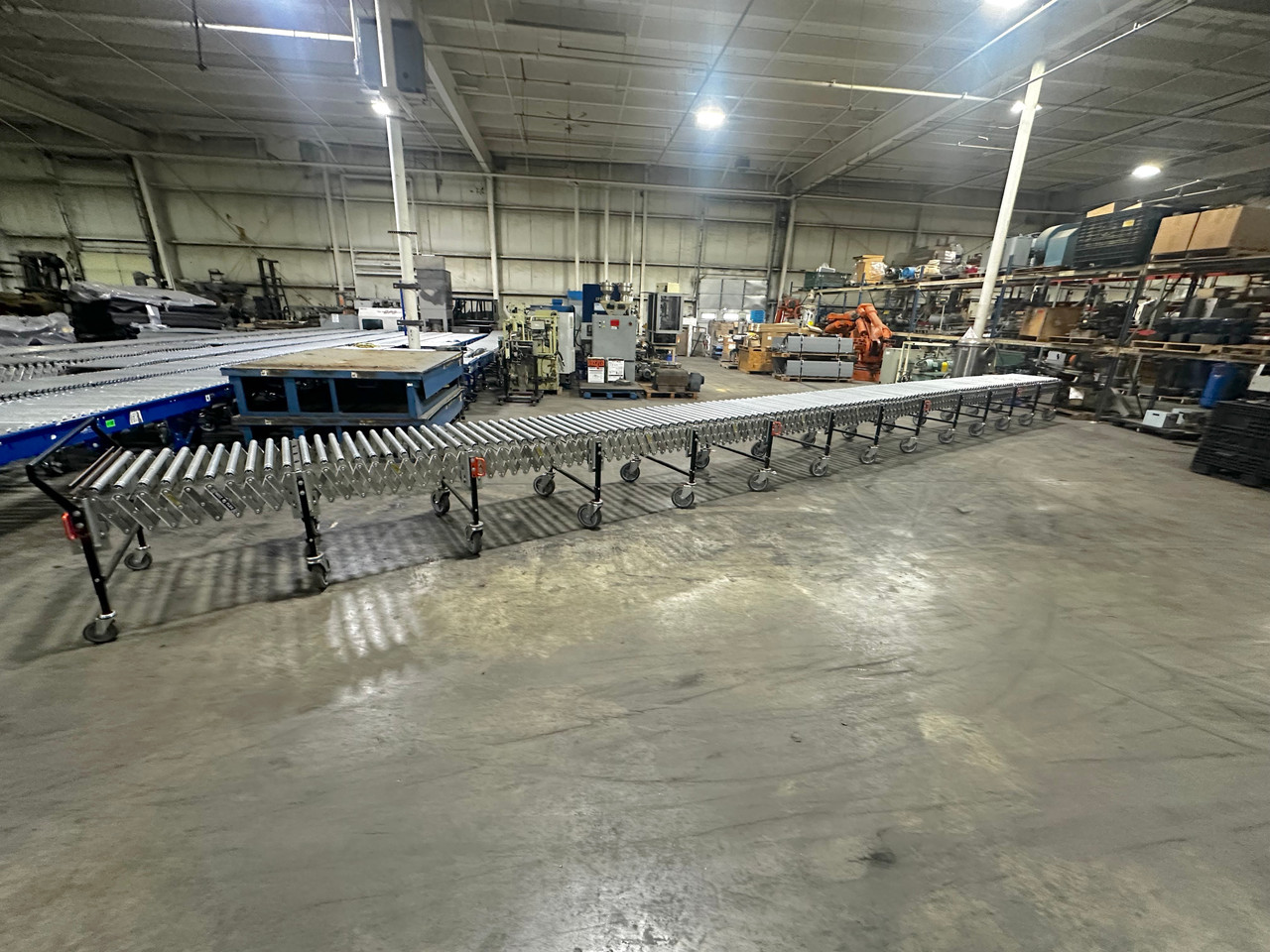 Best Flex 28" Wide Roller Conveyor Expands From 22' to 40' Long 6" Caster Wheels